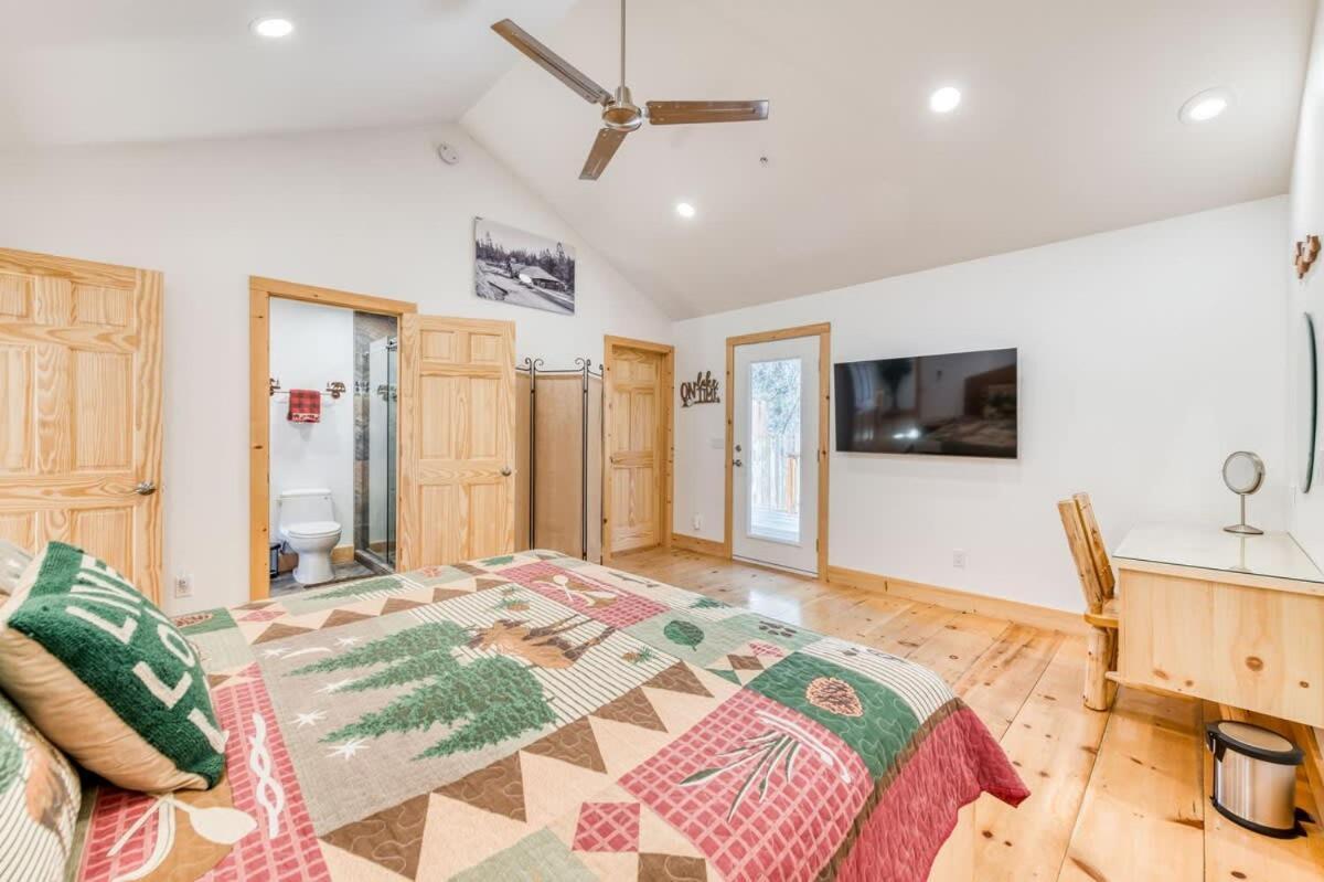 #3 Cottage Like Suite With Private Hot Tub Bass Lake Exterior photo