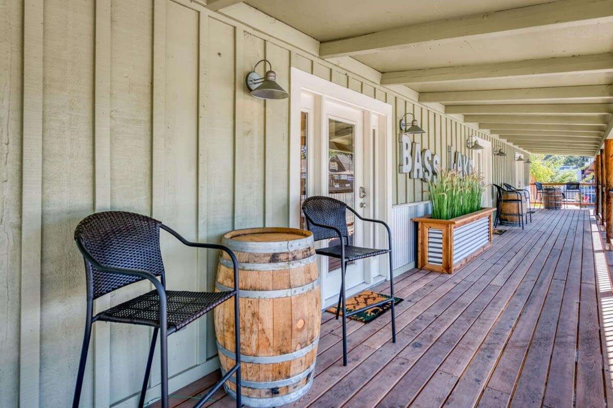 #3 Cottage Like Suite With Private Hot Tub Bass Lake Exterior photo